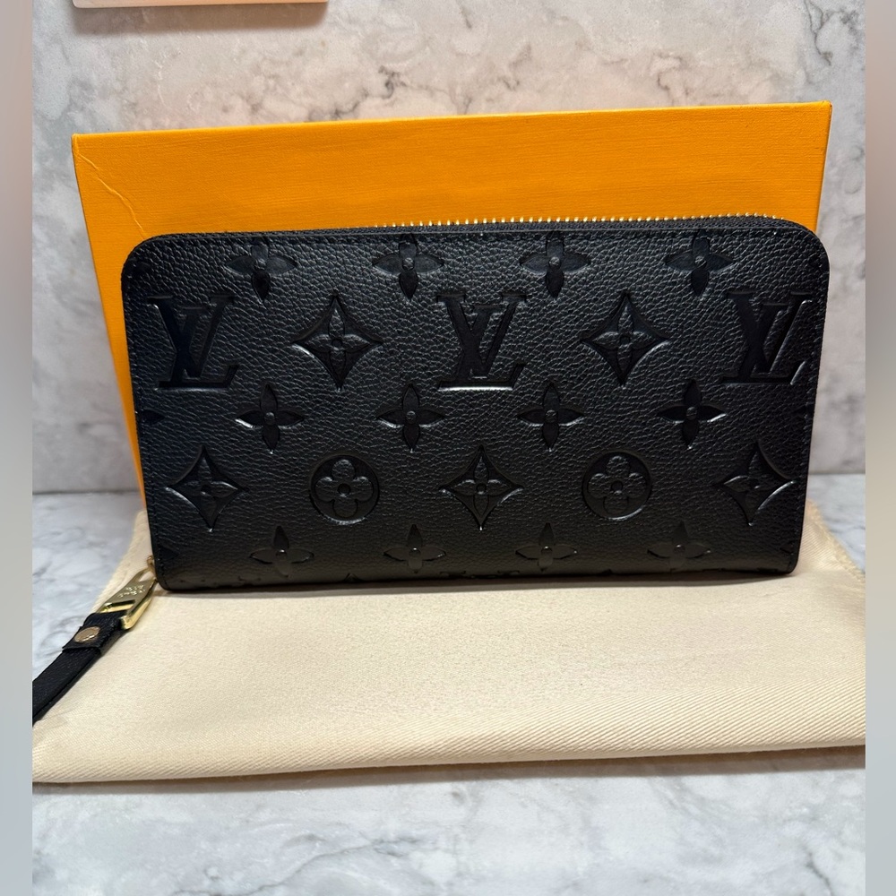 Replication model of LV Zippy Wallet - NEVER USED